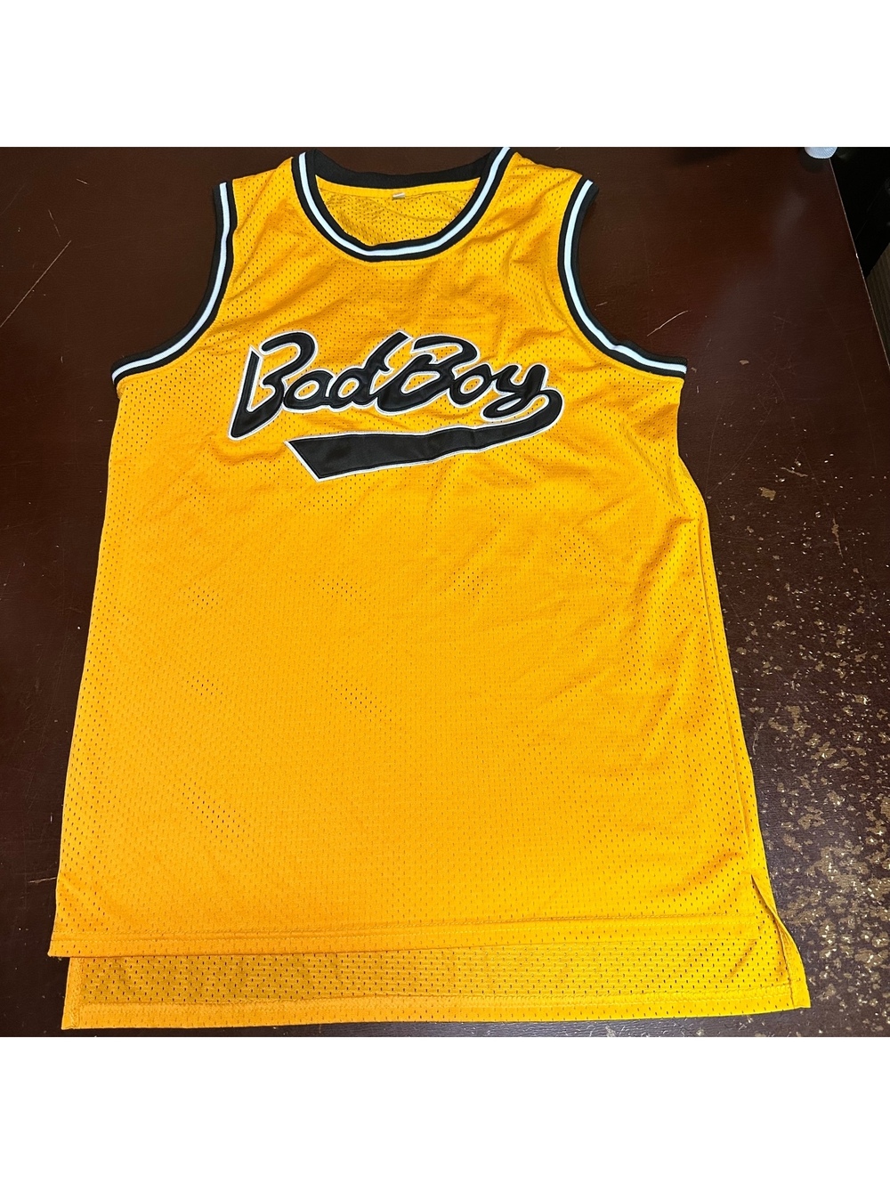 Bad boy, Biggie Smalls, yellow Juicy, video basketball jersey Large.